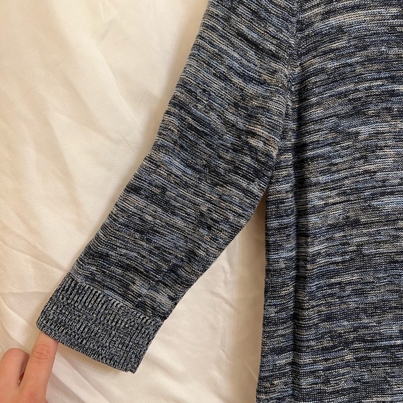 Elegant Knit Dress - Picture 6 of 11